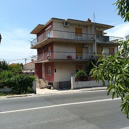 Apartments Pericic Ποντστράνα Εξωτερικό φωτογραφία
